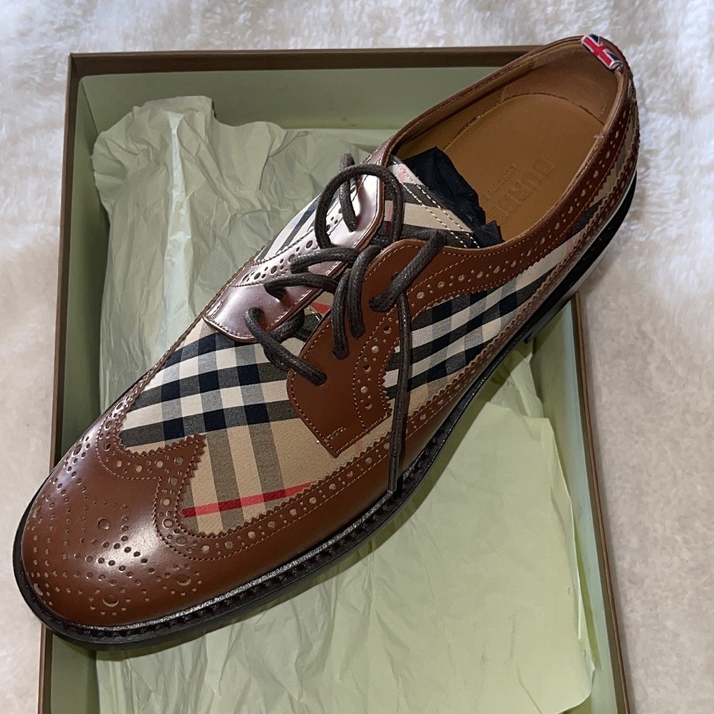 Burberry low top sneaker